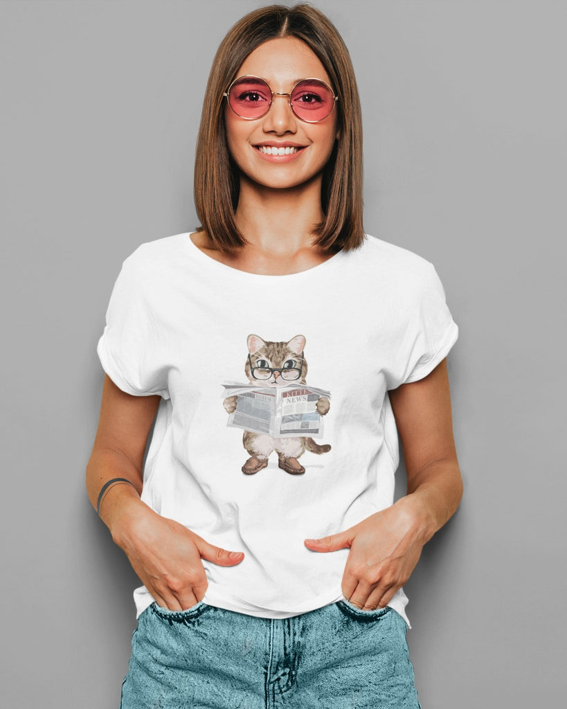 Kitten reading news paper | Unisex T-Shirt
